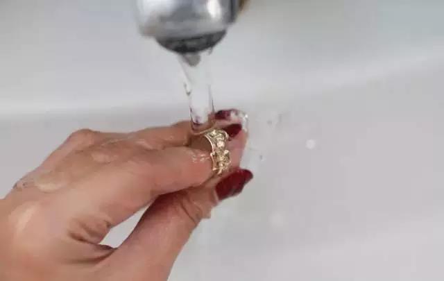 黃金戒指清洗