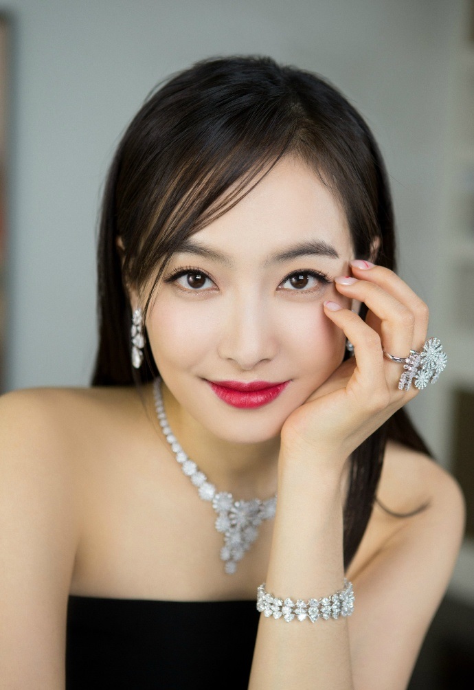 宋茜擔任玳美雅DAMIANI珠寶品牌大使 