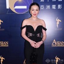 劉嘉玲佩戴海瑞溫斯頓珠寶出席頒獎典禮
