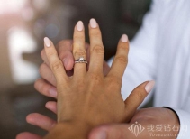 訂婚鉆戒什么時候買|什么時候買訂婚戒指合適