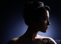 尚美巴黎大使劉亦菲冠冕大片，散發耀眼光芒