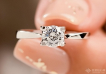 【簡單愛】超簡約牛頭款經典四爪結婚鉆戒